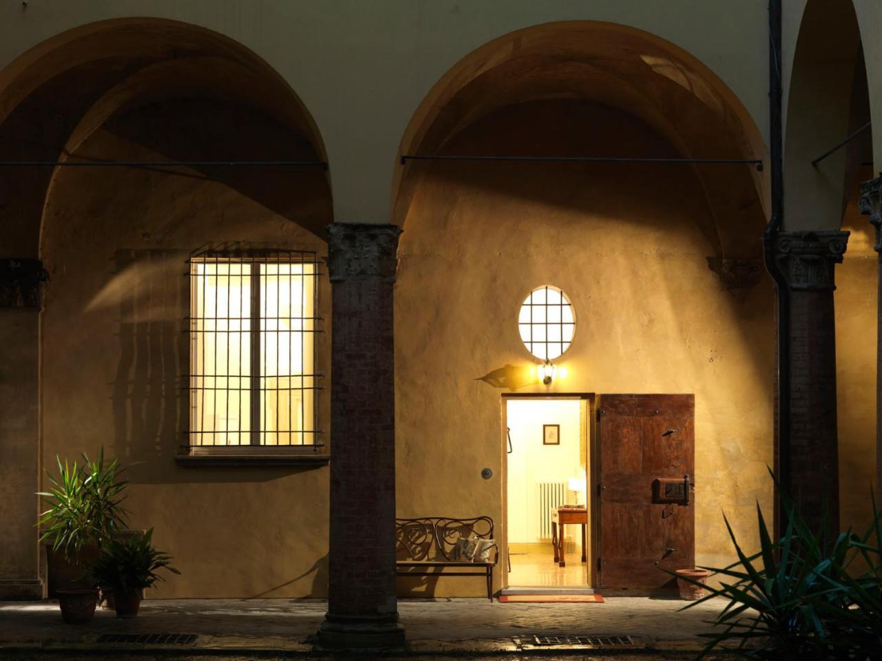 Antica Casa Zucchini B&B Bologna Exterior foto